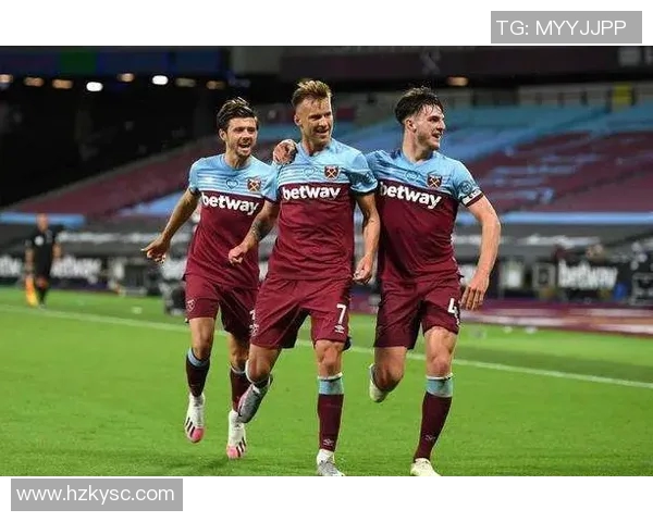 南安普顿主场迎战西布罗英超对决引发球迷热议与期待